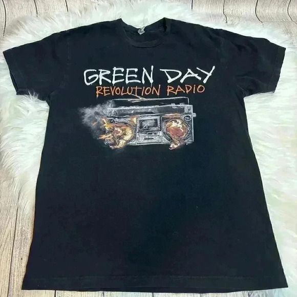 Green Day Revolution Radio Spring Tour 2017 Concert Tshirt Next Level Size S - Picture 1 of 6